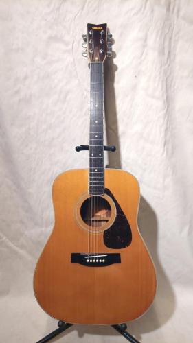 YAMAHA FG-301
