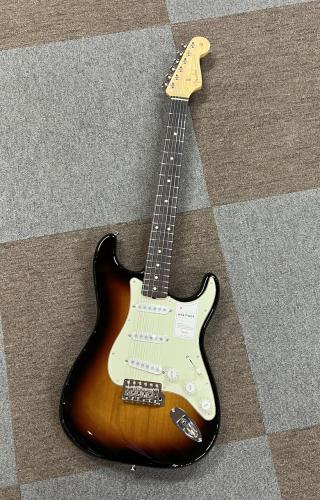 Fender Made in Japan Heritage 60s Stratocaster, Rosewood Fingerboard, 3-Color Sunburst
