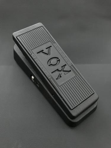 VOX V845