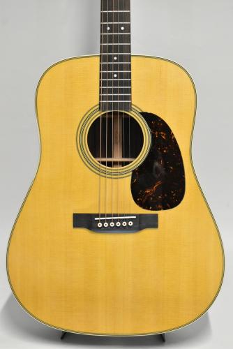 Martin D-28 #2900947【トップの木目が整った個体】【試奏動画あり】
