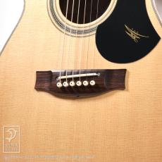 Maton Joe Robinson Signature_13