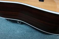 Martin D-41 Standard / Vertical Logo・Abalone Trim and Rosette・Solid Spruce Top・Solid Rosewood Side and Back・Ebony Fingerboard and Bridge・1-P Mahogany Neck【With Original Hard Case】2011年製_3