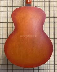 Godin 5th Avenue Jumbo_4