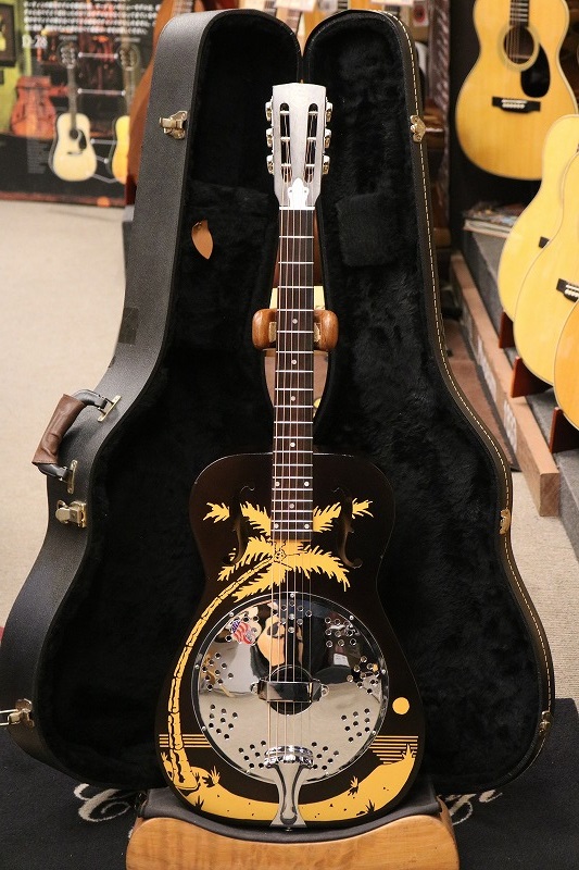 Dobro (ドブロ・リゾネーターギター) ハードケース付き