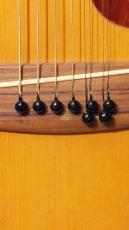 YAMAHA FGシリーズ“グリーンラベル”のFG-130を8弦に改造したギターです。_3