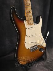 Fender 1973 STRATOCASTER Alder / Maple 3Tone Sunburst_4