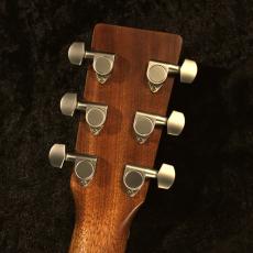Martin 【2025年新仕様】D JR E#3064879【良杢個体】【透明感のある音色】_10