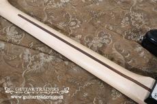 Squier 2000's Standard Stratocaster_9
