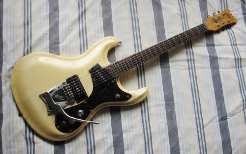 Mosrite 1965年製　オリジナルパールホワイト