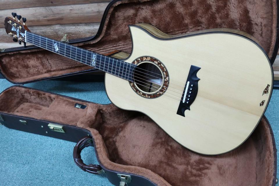 TORU FUJII GUITARS MDC-1 カッタウェイモデル TORU FUJII GUITARS MDC-1 カッタウェイモデル