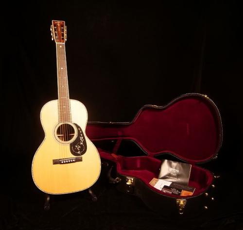 Martin CTM 00-45S ”Floral”【アディロンダックVTS仕様 新品価格約250万円が特別価格でご提供です! 華やかなルックスに音色の完成度も極上の一本です。】解説試奏動画ご覧くださいませ。