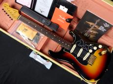 Fender Custom Shop Stevie Ray Vaughan Signature Stratocaster Relic with Closet Classic Hardware Faded 3-Color Sunburst_2