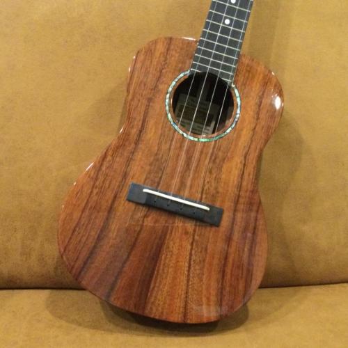 Romero Creations Concert Premium Koa
