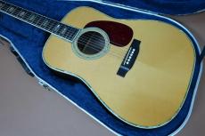 Martin D-45 / Vertical Logo・Solid Spruce Top・Solid Rosewood Side and Back・Solid Abalone Trim & Rosette・Solid 1P Mahogany Neck and Adjustable Rod・Ebony Fingerboard and Bridge・ Width at Nut 42.9mm 【With Origin_2