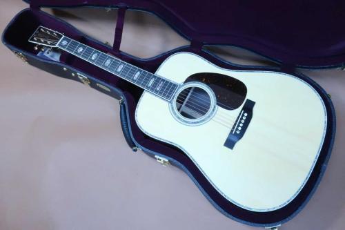 Martin D-45 Standard / Premium Grade Spruce(Grade8) ・ East Indian Rosewood(Grade4)・Golden Era Vertical Vintage Logo・Long angle Neck transition・Abalone Trim & Rosette・GE Modern belly bridge・Bone Bridge pin an
