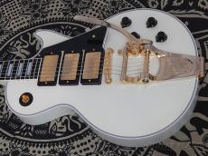 Gibson 1957 Les Paul Custom 3-Pickup With Bigsby Vibrato Polaris White Ultra Light Aged_2