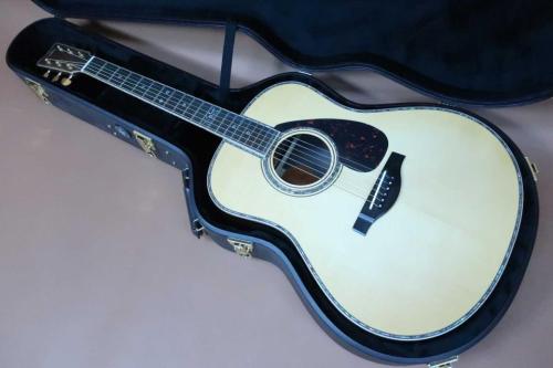 YAMAHA LL-86 Custom A.R.E / Flagship model・Solid Engelmann Spruce Top (A.R.E)・Solid Brazilian Rosewood Side and 2-Piece Back・Abalone Trim and Rosette・Tortoiseshell Pick guard・H.Sakurai Label Signed 【With Ori
