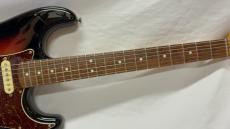 Squier Classic Vibe '60s Stratocaaster 3TS_3