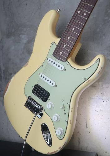 Fender Custom Shop Custom Deluxe S-1 Stratocaster S-S-H Relic / Aged Vintage White
