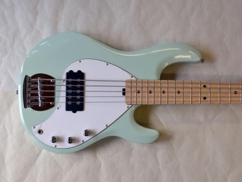Sterling by MUSIC MAN StingRay RAY5