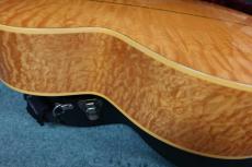 Gibson SJ-200 Montana Gold / Grover Imperial Gold  Peg・ Montana Head Inlay・Solid AAA Spruce Top・Solid Amazing Quilted Maple Side and Back・Ebony Fingerboard and Mustache Bridge 【With Original Hard Case】 2000年_4