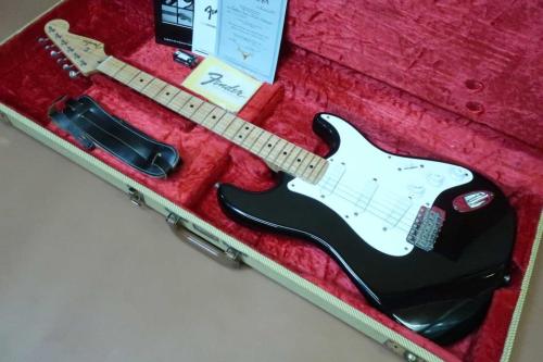 Fender Custom Shop U.S.A  Custom  Shop Eric Clapton Signature “ Blackie “ Stratocaster Model / Solid Alder Body・One Piece Flame Maple Neck・ Lace Sensor Pickup X3 3(Control:Vol・TBX・Mid booster) 【With Original Hard Case】 