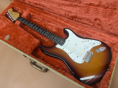 Fender Custom Shop U.S.A 35th Anniversary Stratocaster / Original Sperzel Peg・Solid Flame Maple Top and Alder Back・Bird’s Eye Maple Neck・Ebony Fingerboard・Lace Sensor Pickup With Boost SW【With Hard Case】1989年～1991年製 　EX