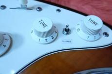 Fender Custom Shop U.S.A 35th Anniversary Stratocaster / Original Sperzel Peg・Solid Flame Maple Top and Alder Back・Bird’s Eye Maple Neck・Ebony Fingerboard・Lace Sensor Pickup With Boost SW【With Hard Case】1989年～1991年製 　EX_10