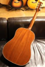 Gibson 1960's J-50 【2022年製】【アジャスタブルサドルのワイルドなサウンド!】_3