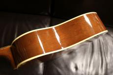 Gibson 1960's J-50 【2022年製】【アジャスタブルサドルのワイルドなサウンド!】_8