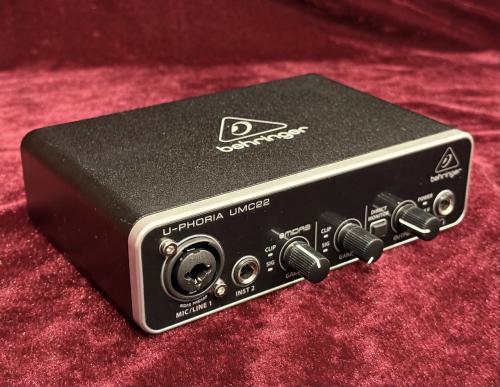 BEHRINGER UMC22 U-PHORIA