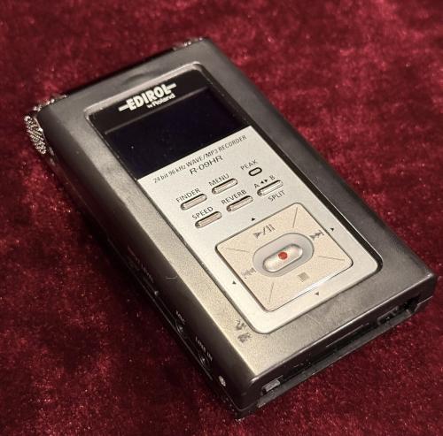 EDIROL R-09HR WAVE/MP3 RECORDER