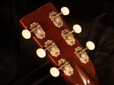 Martin D-28【1944年製(昭和19年)第二次世界大戦中に産声をあげた本物のゴールデンエラの入荷です!】解説試奏動画ご覧頂けます。_10