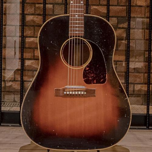 Gibson J-45 / 1954