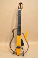 YAMAHA SLG130NW　2015年製