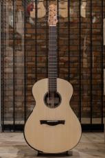 Astrand Guitars A-OM Swiss "Moon" Spruce / Madagascar Rosewood_2