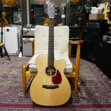 Rabbit 69 Lucky 13 / Mahogany 【ストラディバリの森で伐採された「ニュームーン・スプルース」トップ採用の極上モデル。】_2