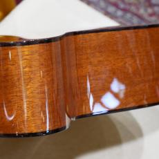 Rabbit 69 Lucky 13 / Mahogany 【ストラディバリの森で伐採された「ニュームーン・スプルース」トップ採用の極上モデル。】_10