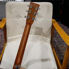 Rabbit 69 Lucky 13 / Mahogany 【ストラディバリの森で伐採された「ニュームーン・スプルース」トップ採用の極上モデル。】_11