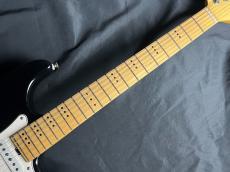 Three Dots S model/M_6