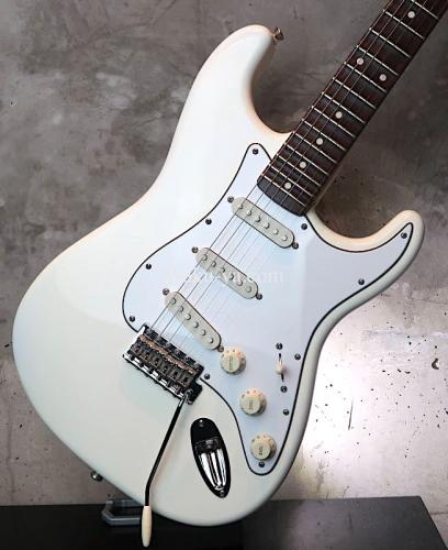 Davis Custom Guitars Yngwie Malmsteen Scalloped / Olympic White