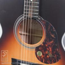 Maton Troubadour Jumbo_11