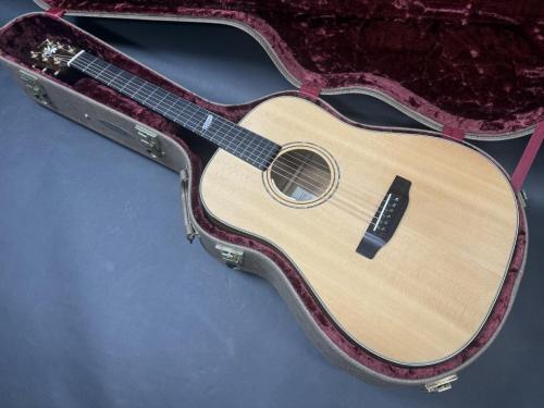 K.Yairi O-90 Custom “Solo Works” Luthier 田中 貞志 作 / Solid Spruce Top・Solid Mahogany Side and Back・Angel and 12F-Feather Inlay・Ebony Fingerboard and Bridge・Clear Guard・With L.R.Baggs Anthem【With Original Case】2