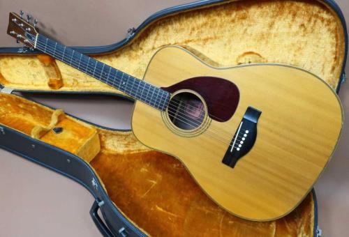 YAMAHA FG-500 / Red Label・Original Peg・Solid Spruce Top・Solid Jacaranda Back・Jacaranda Side・Ebony Fingerboard and Bridge・Maple Binding・Original Pick-guard【With Original Hard Case】1972年製