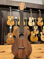 Martin C1K Uke #38200 【コンサートサイズ】 【ハワイアンコア単板】 【マーチンチューナープレゼント】_2