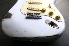 Fender Japan ST57　Relic　Malti Layer Finish 　セール期間限定価格_6