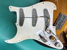 Fender STRATOCASTER_11