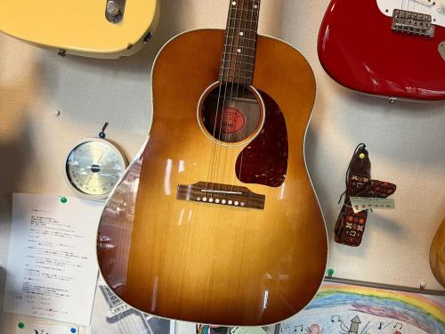 Gibson J-45 STD RED SPRUCE