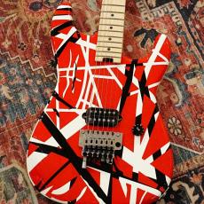 EVH Striped Series Red with Black Stripes【特価】