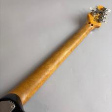 ERNIE BALL AXIS GOLD TRANS TREM MAPLE_7